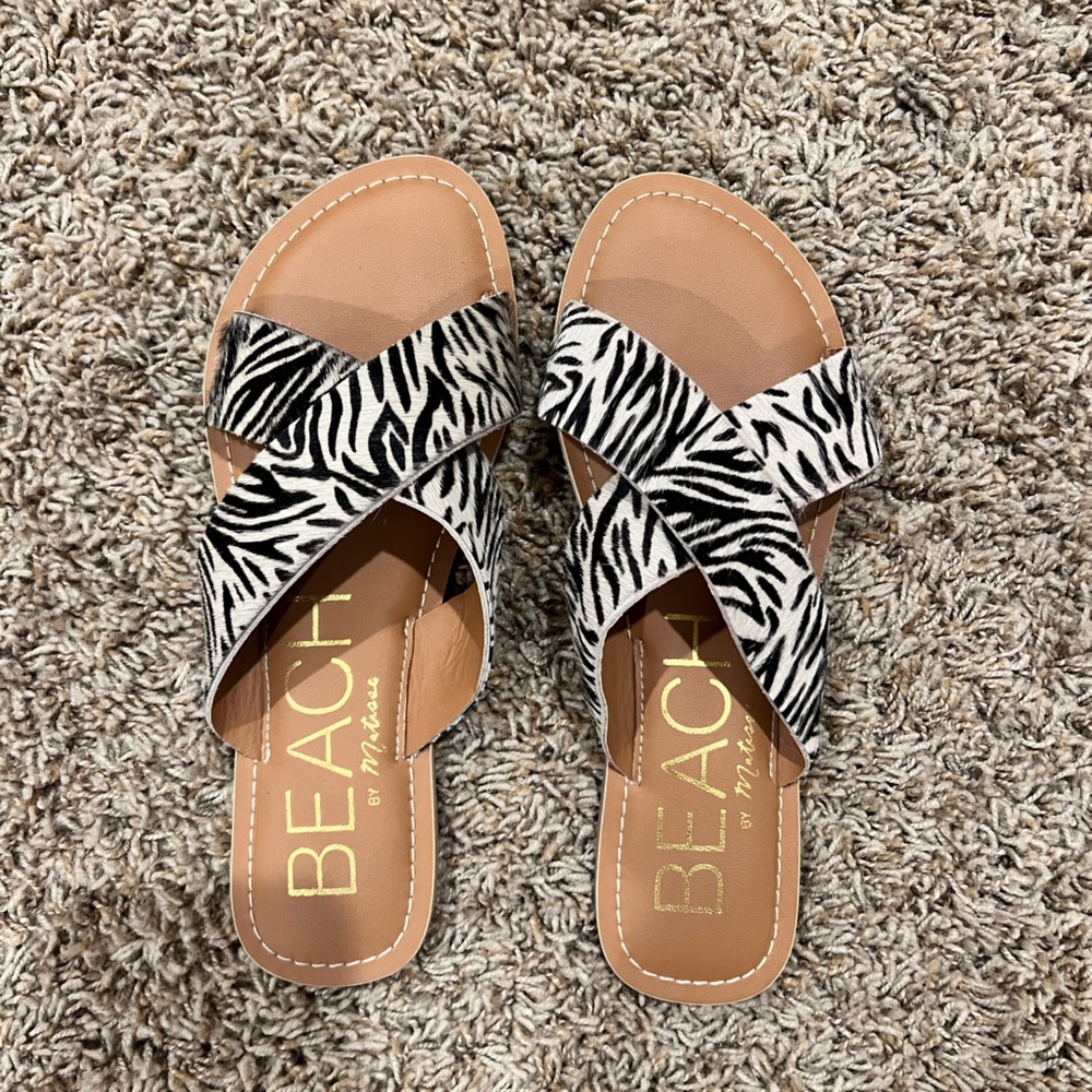 BEACH BY MATISSE: ZEBRA SANDALS